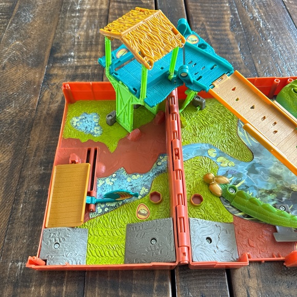 Matchbox Croc Escape Pop-Up Adventure Playset - Picture 4 of 6